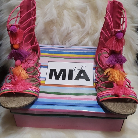 Mia pink girls sandals. Size 4 - Picture 5 of 5